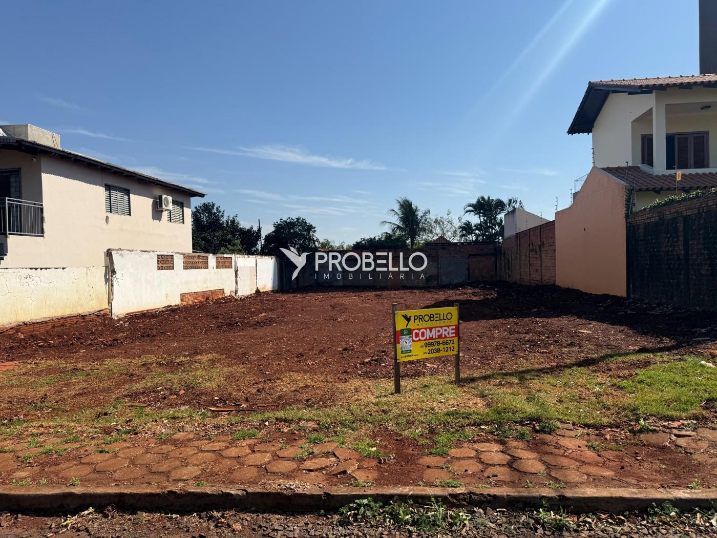 Casa para Venda, em Marechal C�ndido Rondon, bairro Centro, 3 dormit�rios, 2 banheiros, 1 su�te, 2 vagas
